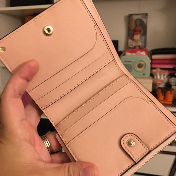 🌴SUMMER SALE 🌴💯✔️ Authentic Dog Bifold Wallet - Picture 8 of 10